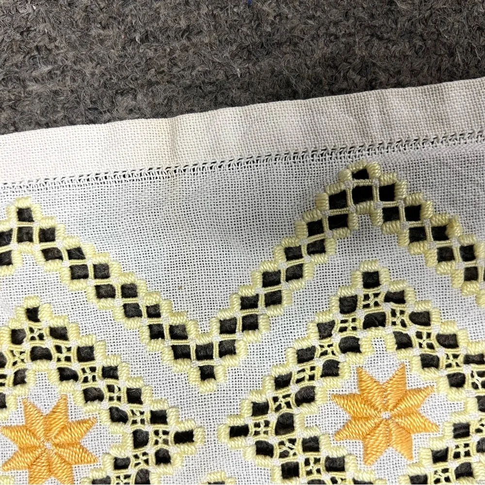 Vintage Handmade Floral Embroidered Table Runner Grandmacore Cottagecore